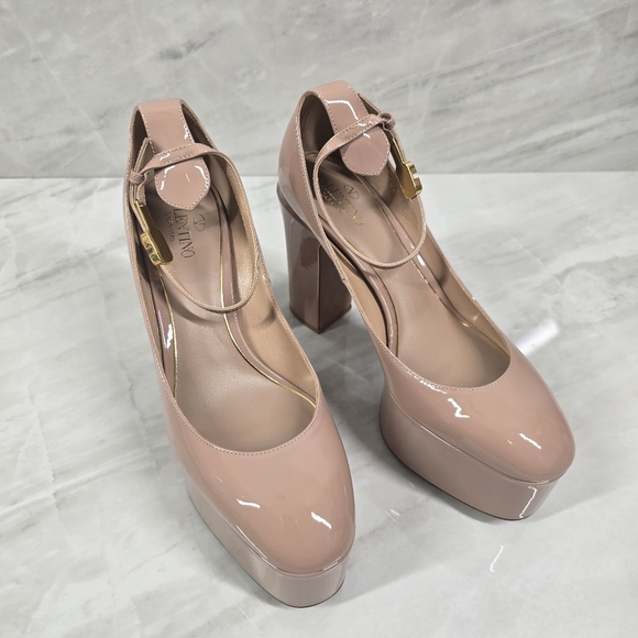 Valentino Garavani Heels - Picture 7 of 10